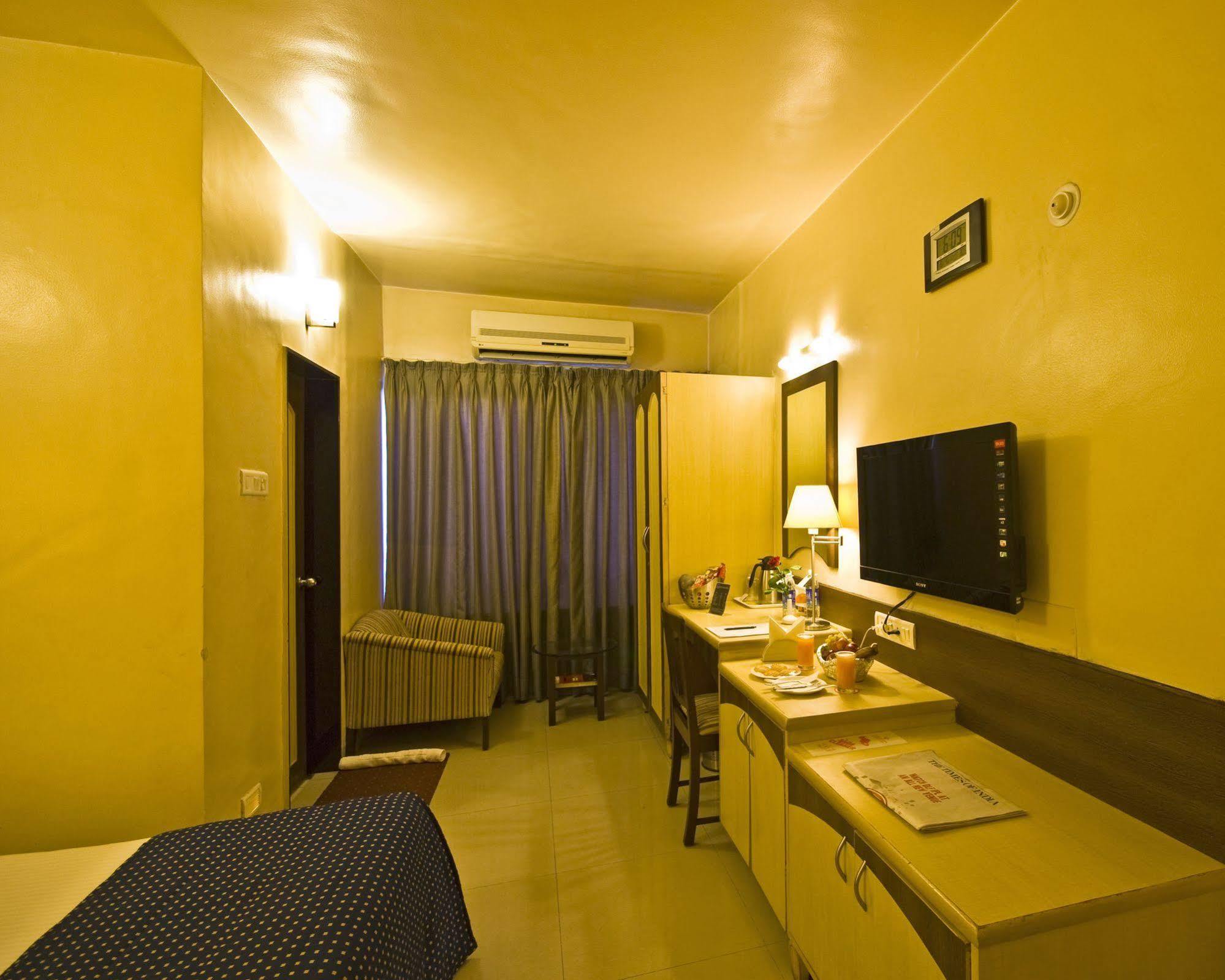 Hotel Park Central Koregaon Park Pune Exterior photo